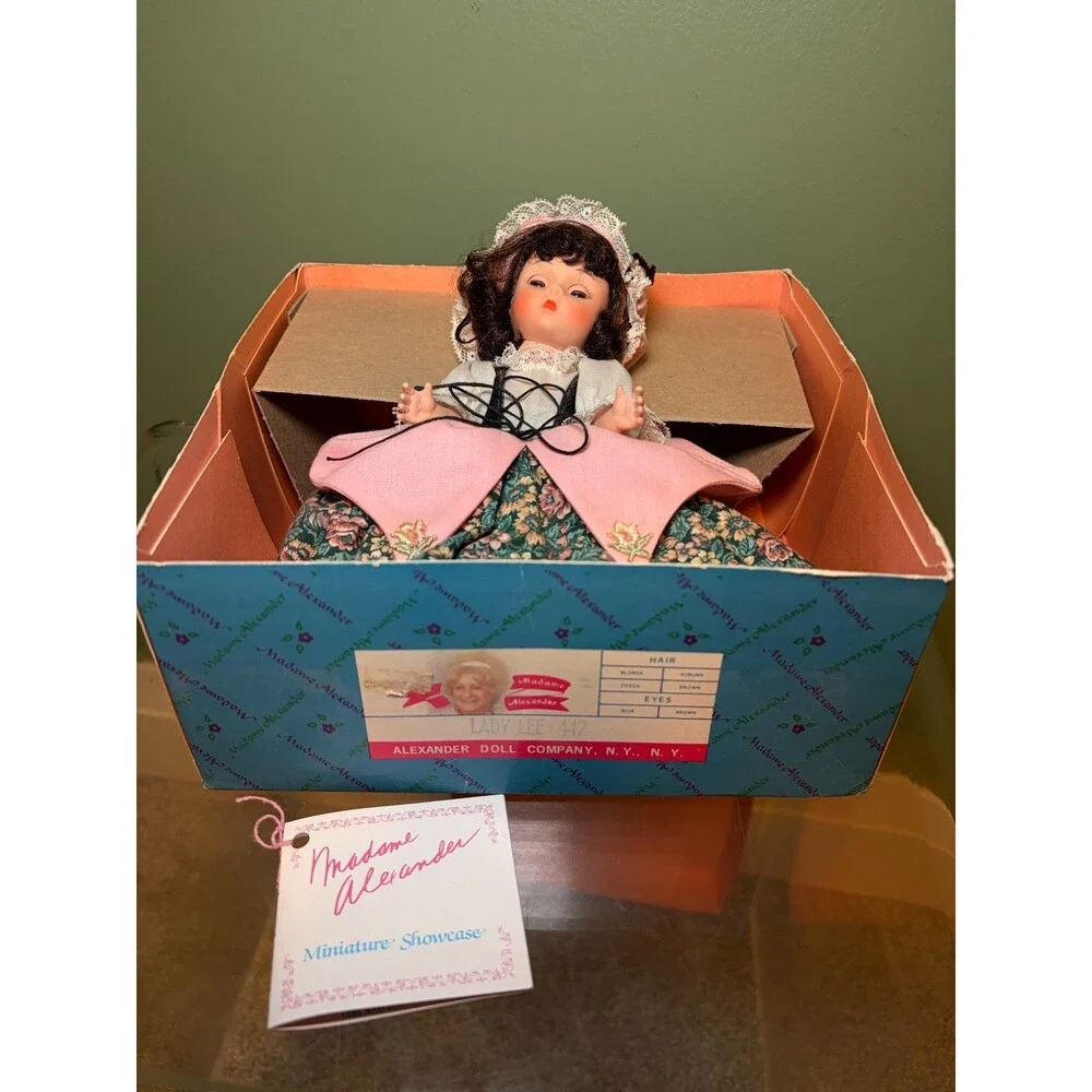 Madame Alexander Lady Lee #442 Miniature Showcase Doll w/ Box Tag Bonnet 8”